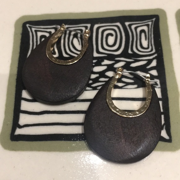 NIB Espresso Wood and Gold Hoop Earrings - Picture 11 of 16